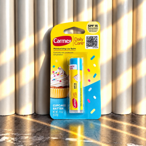 Carmex бальзам для губ "капкейк" SPF 15 в стике