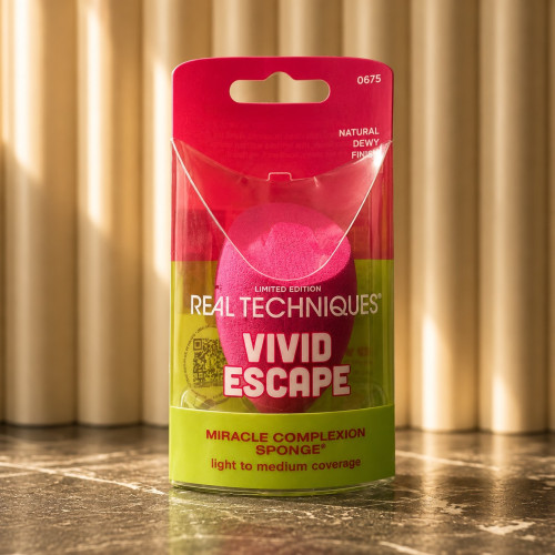Real Techniques Спонж для макияжа / Vivid Escape Miracle Complexion Sponge