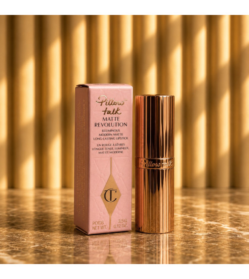 Charlotte Tilbury Матовая губная помада / Matte Revolution Lipstick Pillow Talk Medium